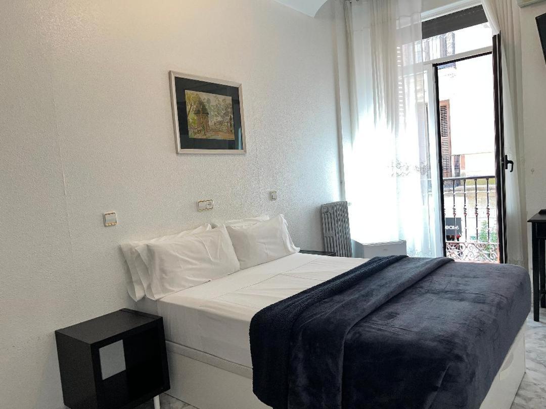 Hostal Palacios Fuencarral Μαδρίτη Εξωτερικό φωτογραφία