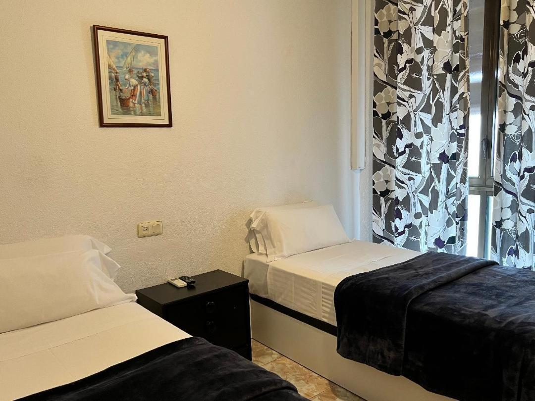 Hostal Palacios Fuencarral Μαδρίτη Εξωτερικό φωτογραφία