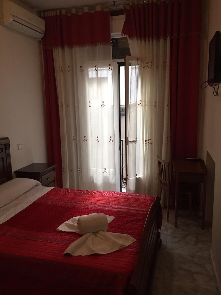 Hostal Palacios Fuencarral Μαδρίτη Εξωτερικό φωτογραφία